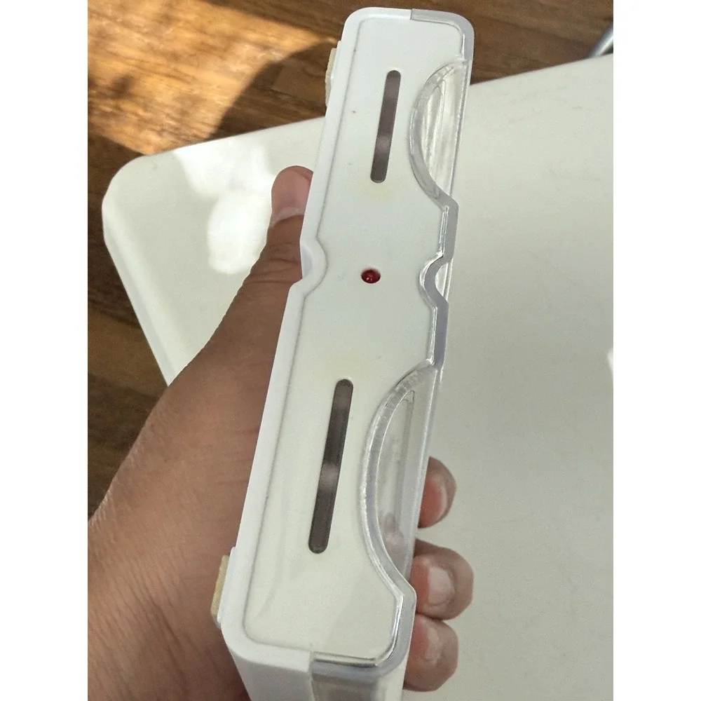 Memorex Dual Controller Charging Kit Made For Wii controller Untested , No Powe